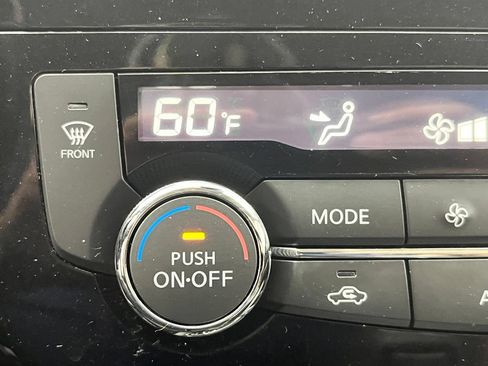 Used 2020 Nissan Rogue Sport SV FWD image 5
