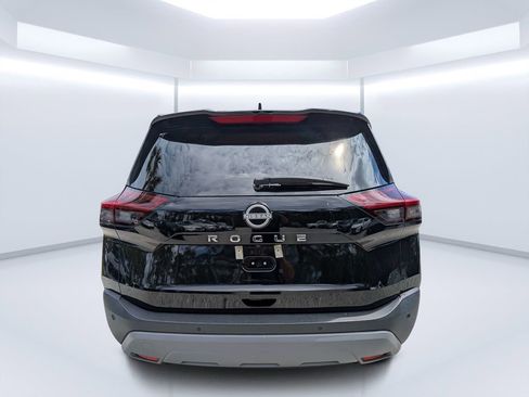 Used 2023 Nissan Rogue S image 4