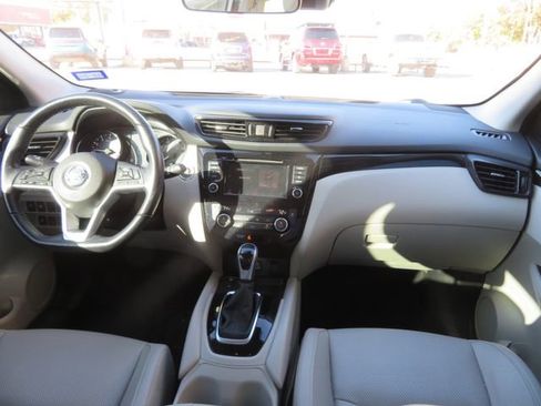 Used 2022 Nissan Rogue Sport SL image 17