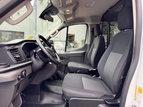 Used 2024 Ford Transit 250 Low Roof AWD w/ Exterior Upgrade Package image 19