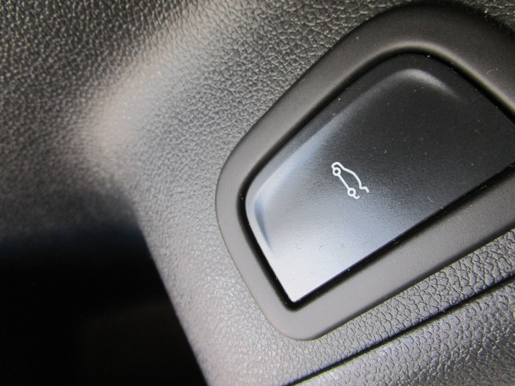 Used 2025 Chevrolet Traverse LT FWD image 23