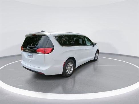 New 2025 Chrysler Voyager LX image 8
