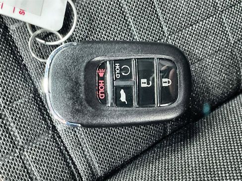 Certified 2025 Honda HR-V Sport image 33