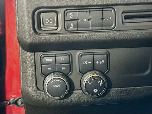 Used 2021 Chevrolet Tahoe Z71 AWD/4WD image 23