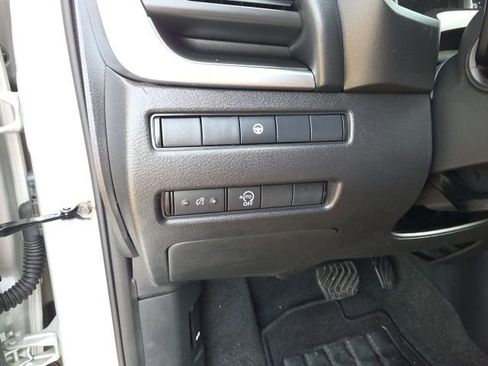 Used 2023 Nissan Rogue SV image 14