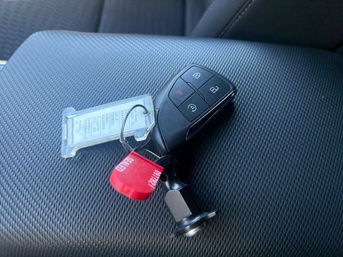 Used 2025 Chevrolet Equinox LT FWD image 15