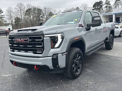 Used 2025 GMC Sierra 2500 AT4 w/ AT4 Premium Plus Package image 4