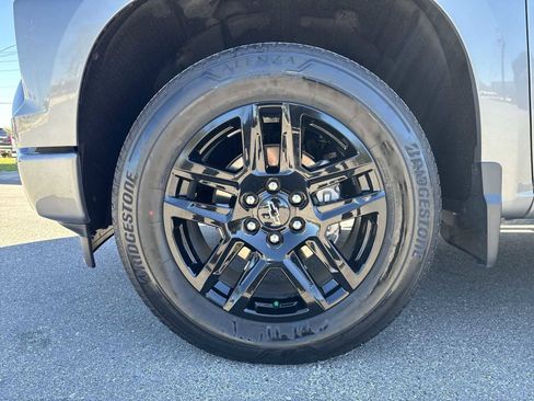 Used 2023 Chevrolet Silverado 1500 Custom image 12