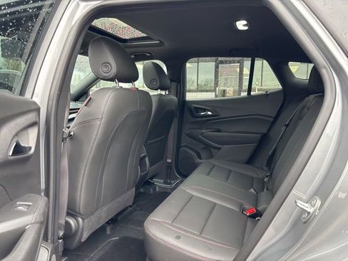 Used 2024 Chevrolet Trax RS w/ Sunroof Package FWD image 15