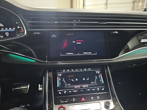 Used 2024 Audi SQ8 Prestige image 20