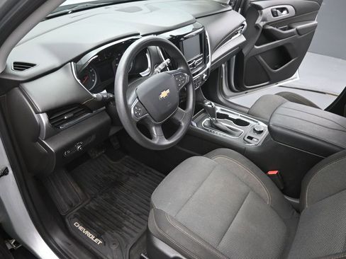 Used 2018 Chevrolet Traverse LS image 9