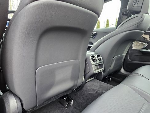 Used 2025 Mercedes-Benz C 300 4MATIC Sedan image 19
