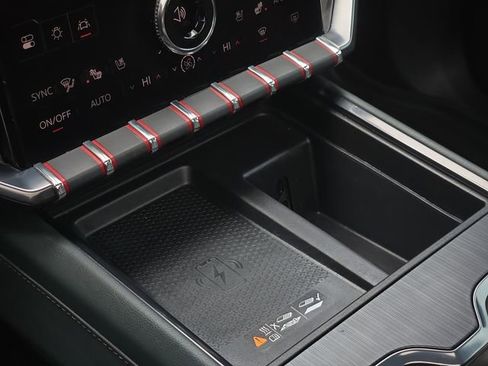 Used 2024 GMC Acadia AT4 w/ Luxury Package image 23