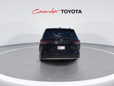 Certified 2026 Toyota Sienna Limited image 7