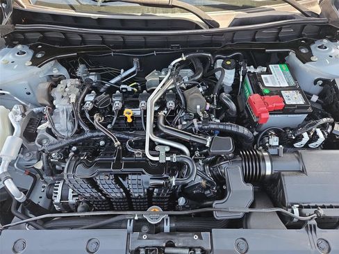 Used 2024 Nissan Altima 2.5 SV FWD image 21