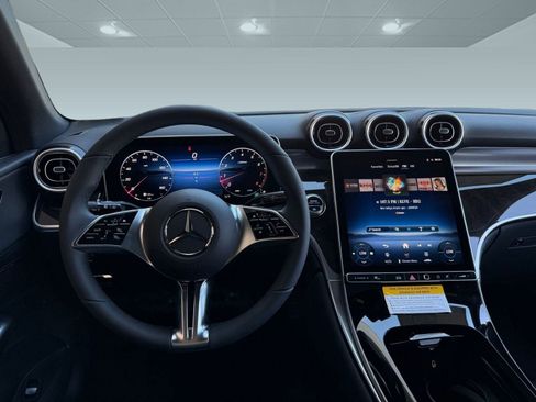 New 2026 Mercedes-Benz GLC 300 image 21