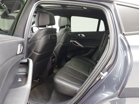 Used 2022 BMW X6 xDrive40i w/ M Sport Package image 15