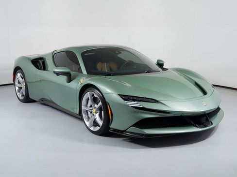 Used 2025 Ferrari SF90 Spider image 7