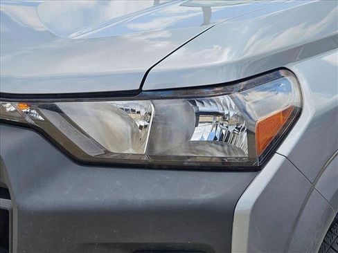 Used 2024 Chevrolet Colorado W/T AWD/4WD image 11
