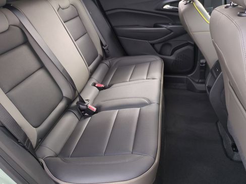 New 2026 Chevrolet Trax ACTIV w/ Sunroof Package FWD image 26