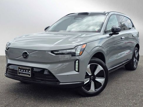 New 2025 Volvo EX90 Plus image 3