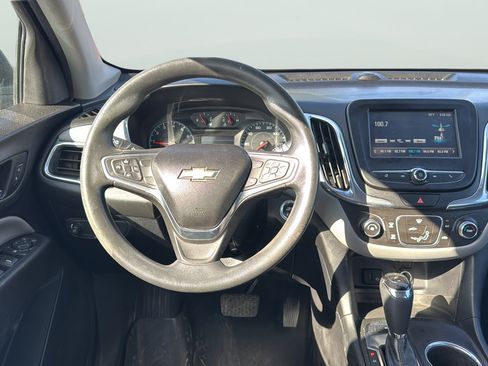 Used 2018 Chevrolet Equinox LS AWD/4WD image 16