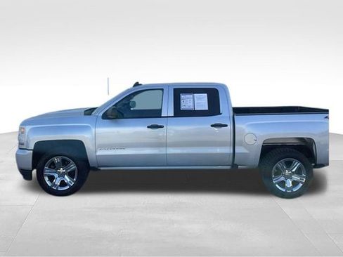 Used 2018 Chevrolet Silverado 1500 Custom w/ Custom Value Package AWD/4WD image 34