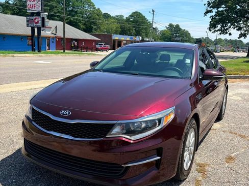 Used 2016 Kia Optima LX FWD image 1