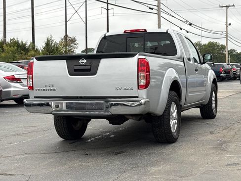 Used 2016 Nissan Frontier SV image 5