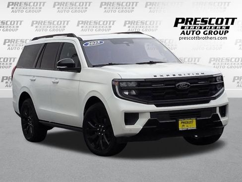 Used 2025 Ford Expedition Platinum w/ Stealth Appearance Package AWD/4WD image 1