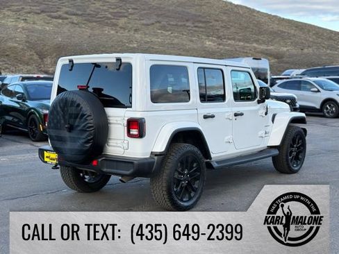 Used 2023 Jeep Wrangler Unlimited Sahara w/ Cold Weather Group AWD/4WD image 5