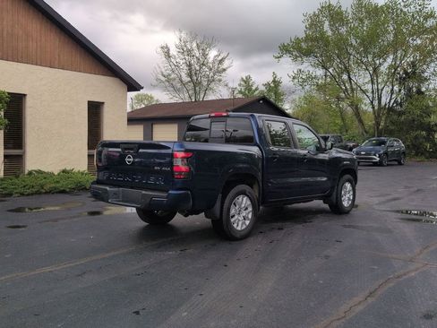 Used 2022 Nissan Frontier SV w/ Technology Package AWD/4WD image 5