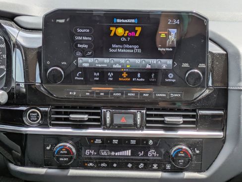 Used 2023 Nissan Pathfinder SL FWD image 21