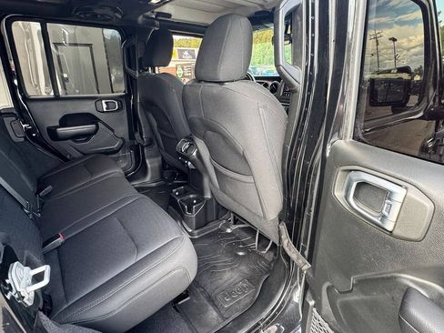 Used 2018 Jeep Wrangler Unlimited Sport S AWD/4WD image 15