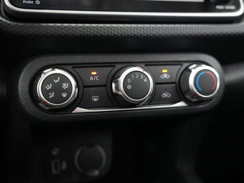 Used 2022 Nissan Kicks S FWD image 23