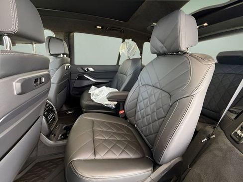 Used 2026 BMW X7 xDrive40i w/ M Sport Package image 25