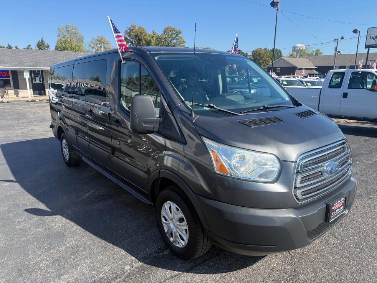 Used 2016 Ford Transit 350 XLT RWD image 4
