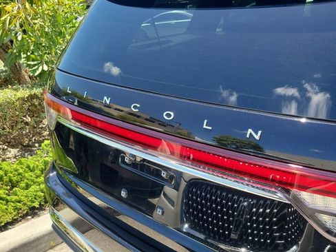 Certified 2022 Lincoln Aviator Reserve RWD image 6