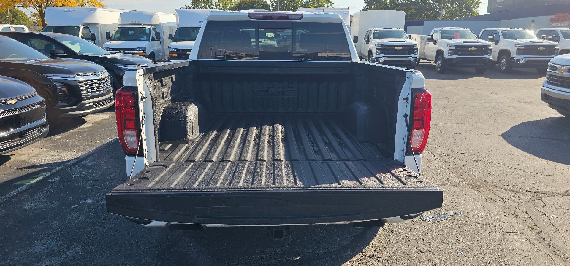 Used 2020 GMC Sierra 1500 Elevation w/ Elevation Value Package AWD/4WD image 7