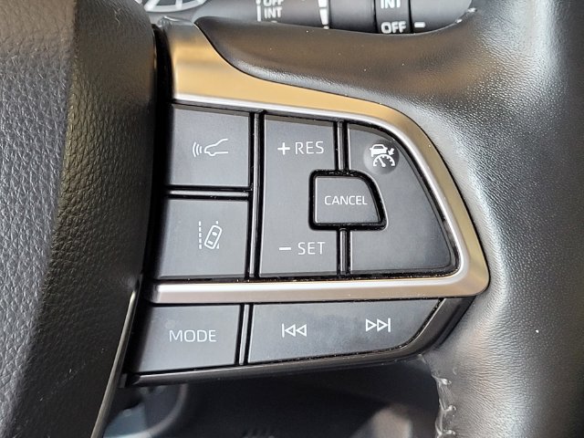 Certified 2021 Toyota Highlander Limited AWD/4WD image 30