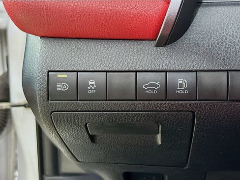 Used 2019 Toyota Camry XSE w/ Navigation Package FWD image 12