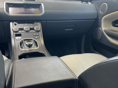Used 2019 Land Rover Range Rover Evoque SE AWD/4WD image 11