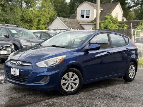Used 2016 Hyundai Accent SE FWD image 2