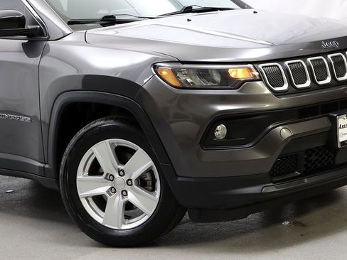 Used 2022 Jeep Compass Latitude w/ Convenience Group FWD image 3