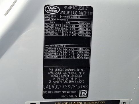 New 2025 Land Rover Discovery S image 21