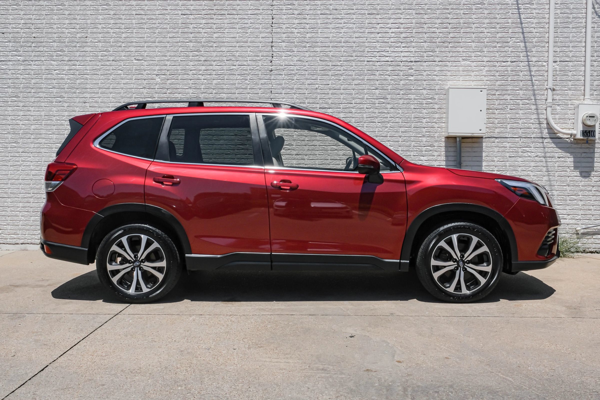Used 2023 Subaru Forester Limited w/ Popular Package #2 AWD/4WD image 7