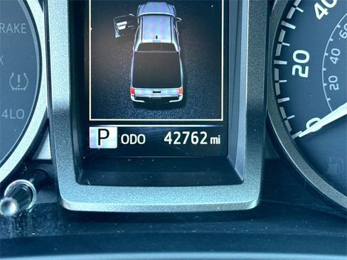 Used 2023 Toyota Tacoma TRD Off-Road image 19