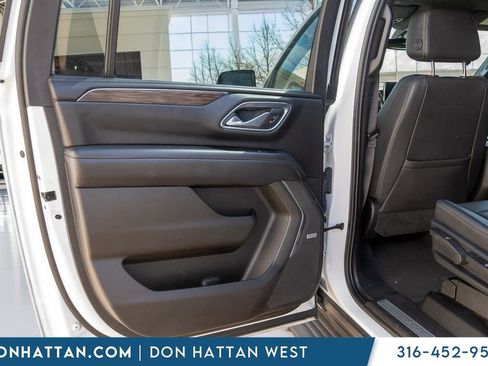 Used 2021 Chevrolet Suburban LT AWD/4WD image 17