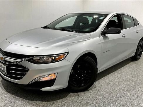 Used 2021 Chevrolet Malibu LS FWD image 3