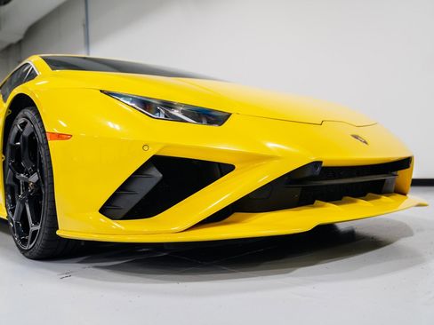 Used 2021 Lamborghini Huracan EVO RWD image 22